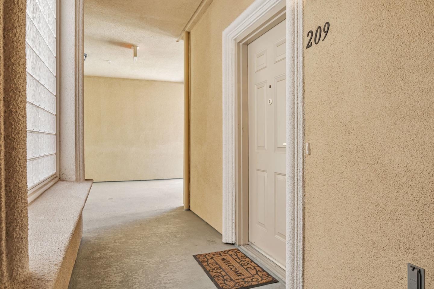 Detail Gallery Image 5 of 32 For 530 El Camino Real #209,  Burlingame,  CA 94010 - 2 Beds | 2 Baths