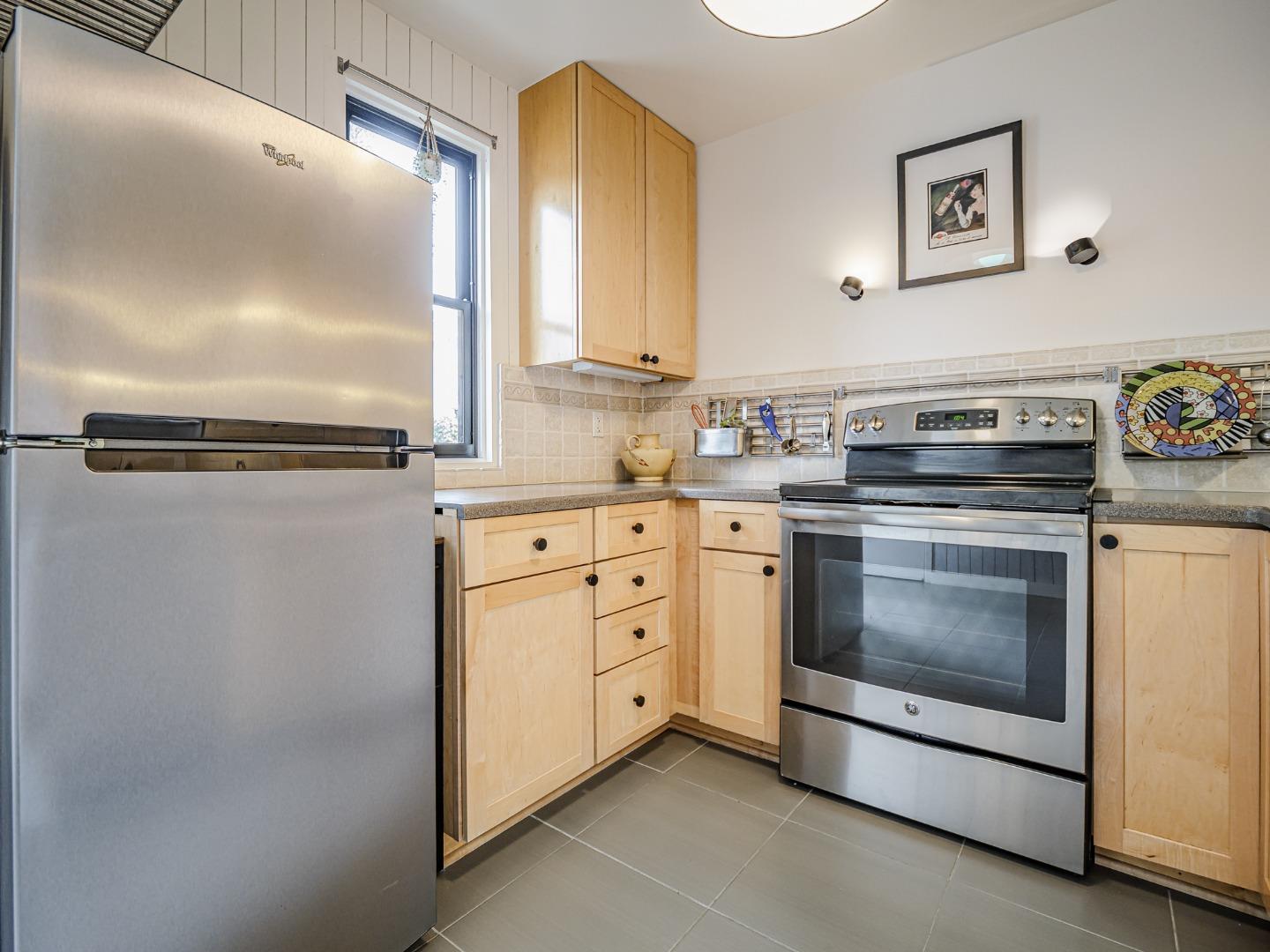 Detail Gallery Image 18 of 44 For 317 Brook Ave, Santa Cruz,  CA 95062 - 2 Beds | 1 Baths