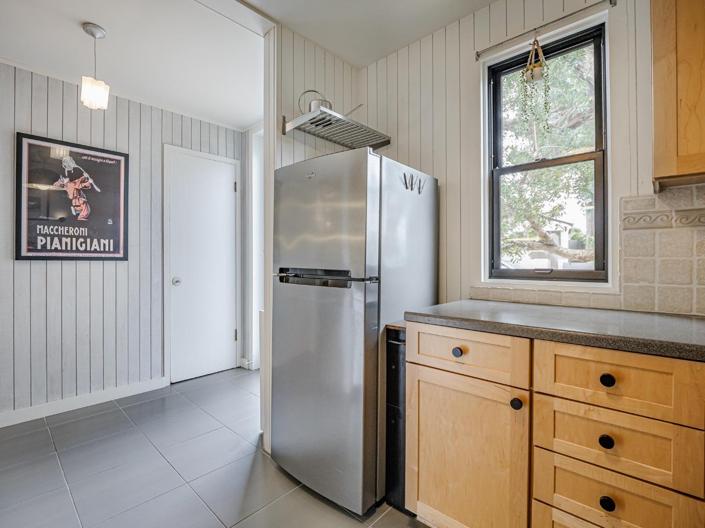 Detail Gallery Image 19 of 44 For 317 Brook Ave, Santa Cruz,  CA 95062 - 2 Beds | 1 Baths