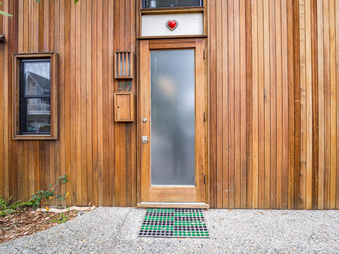 Detail Gallery Image 3 of 44 For 317 Brook Ave, Santa Cruz,  CA 95062 - 2 Beds | 1 Baths