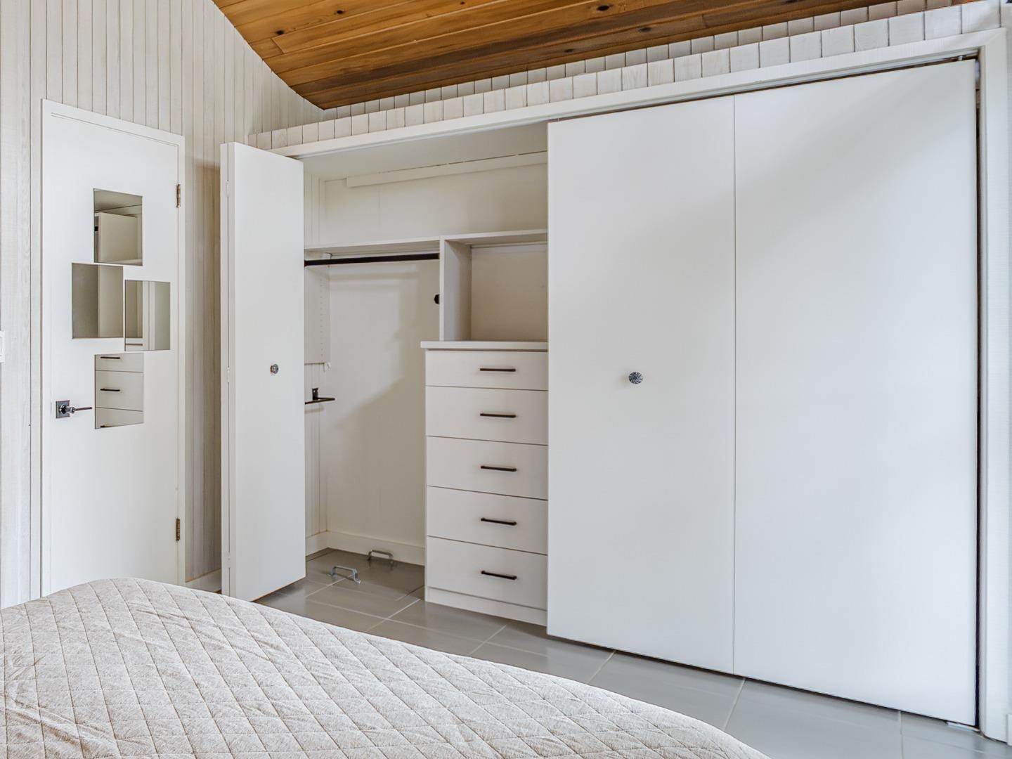 Detail Gallery Image 33 of 44 For 317 Brook Ave, Santa Cruz,  CA 95062 - 2 Beds | 1 Baths