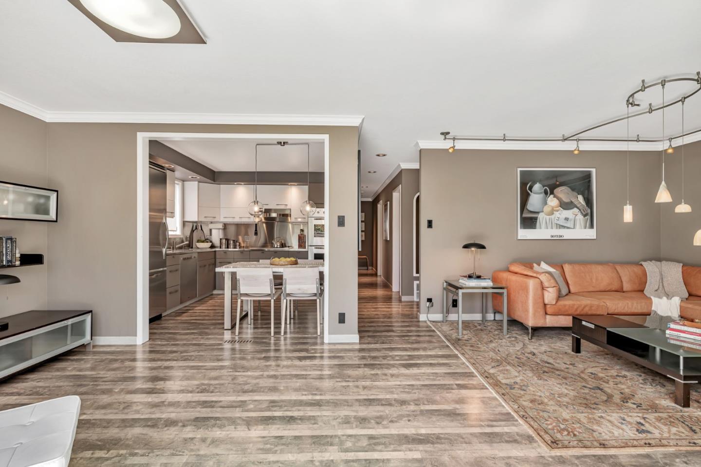 Detail Gallery Image 12 of 58 For 32 Clairview Ct, San Francisco,  CA 94131 - 4 Beds | 3 Baths