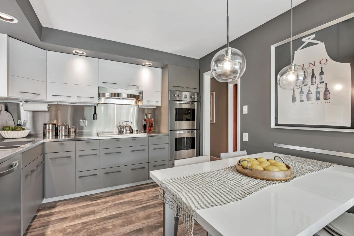 Detail Gallery Image 16 of 58 For 32 Clairview Ct, San Francisco,  CA 94131 - 4 Beds | 3 Baths