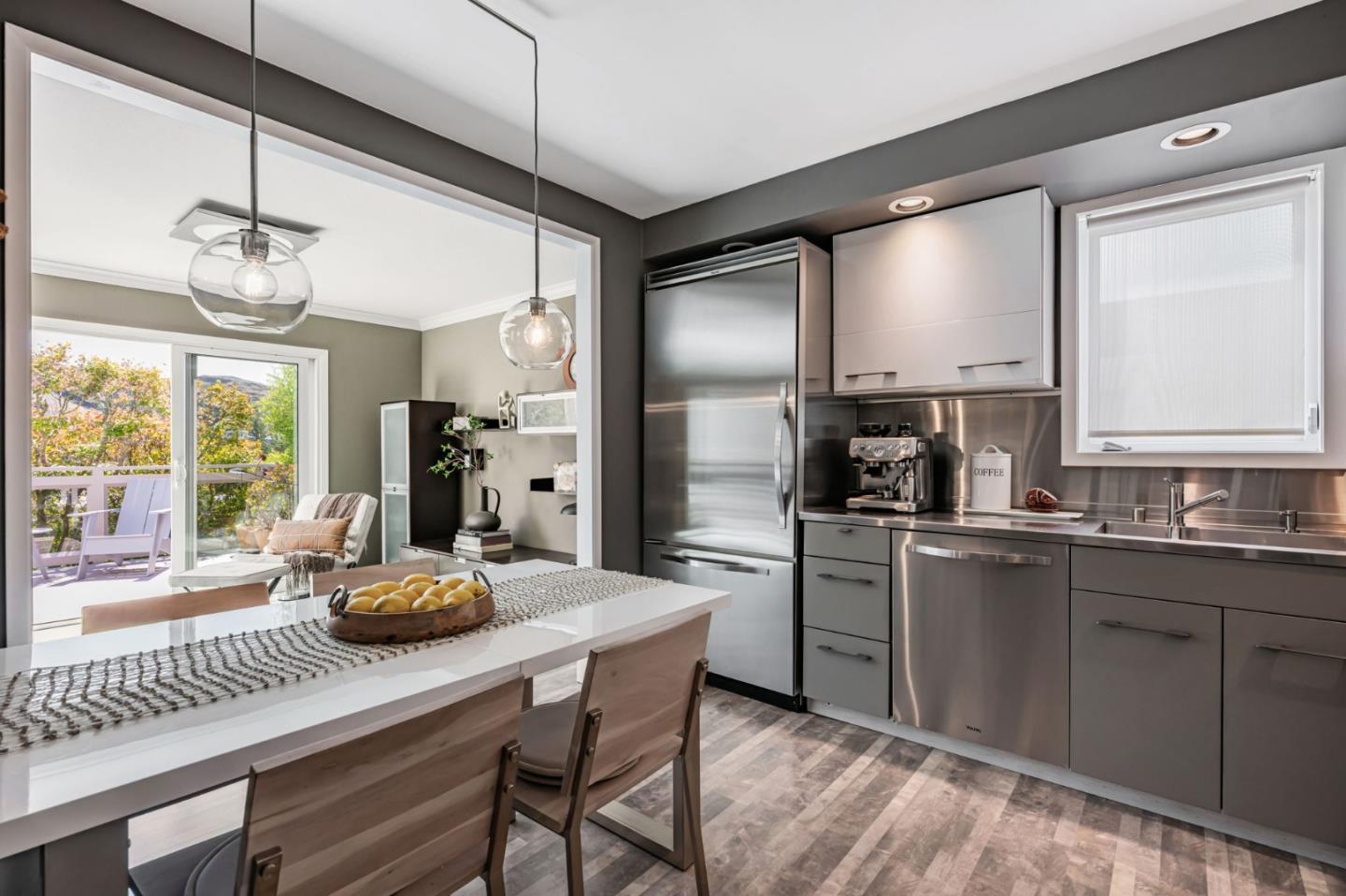 Detail Gallery Image 17 of 58 For 32 Clairview Ct, San Francisco,  CA 94131 - 4 Beds | 3 Baths