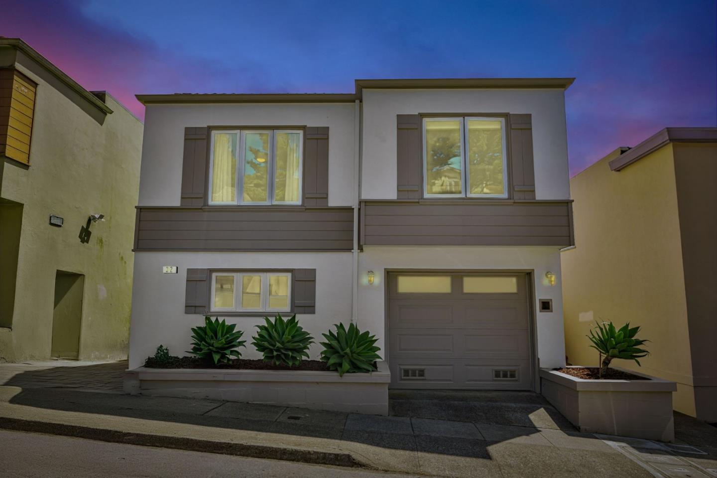 Detail Gallery Image 2 of 58 For 32 Clairview Ct, San Francisco,  CA 94131 - 4 Beds | 3 Baths
