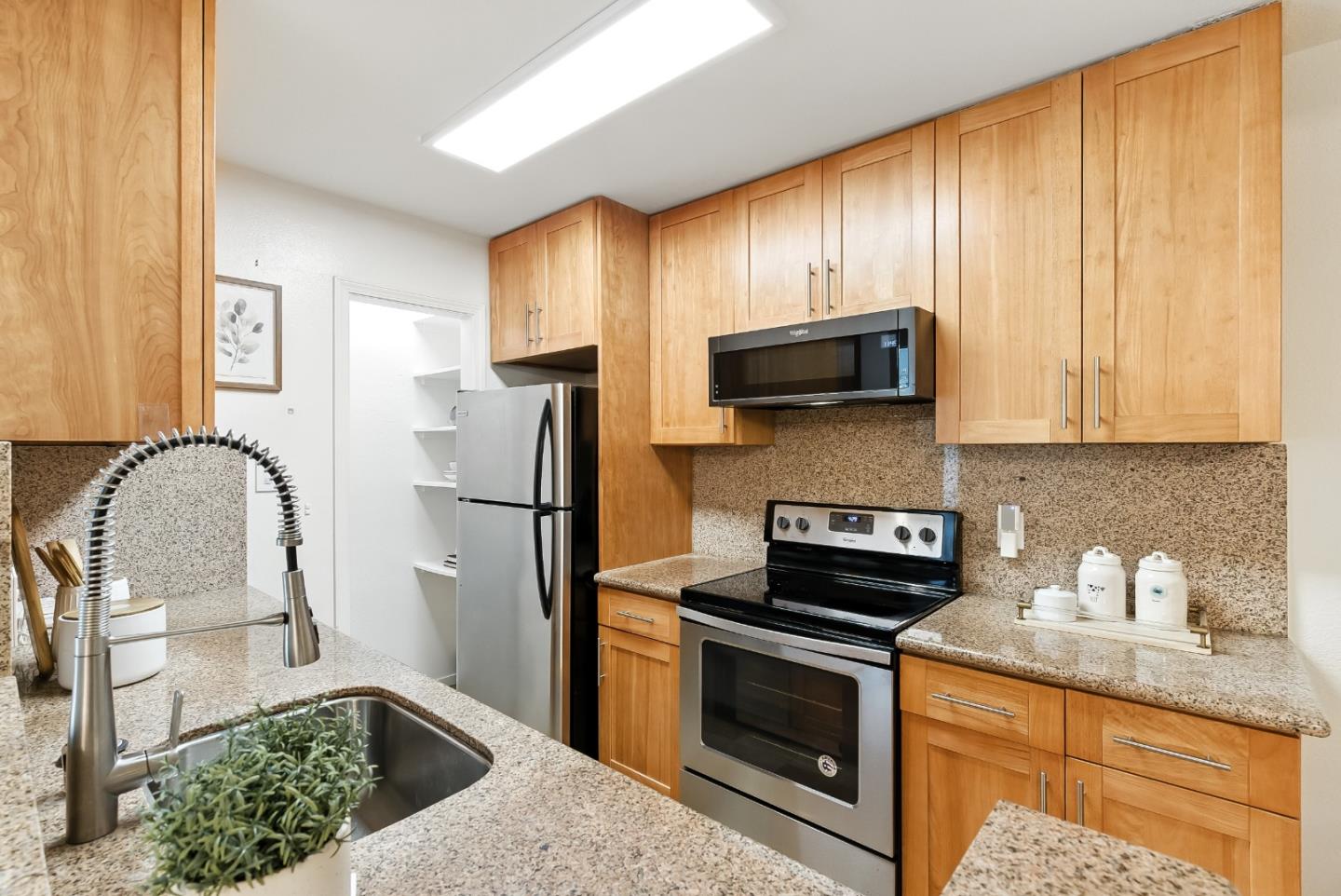 Detail Gallery Image 10 of 24 For 103 Piccadilly Pl a,  San Bruno,  CA 94066 - 1 Beds | 1 Baths