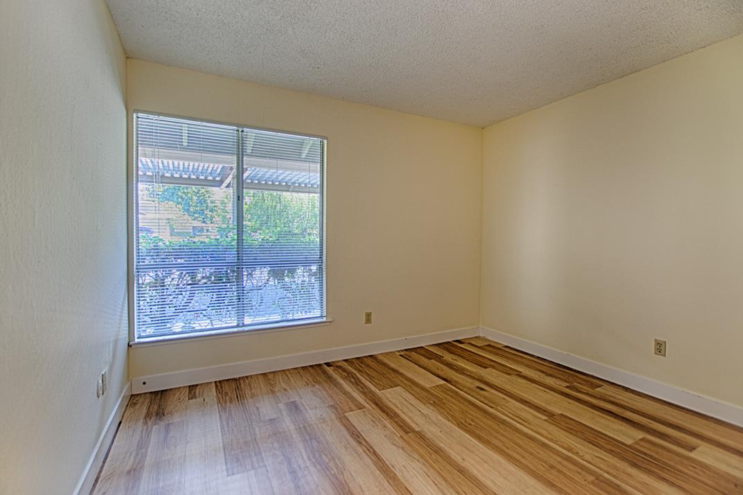 Detail Gallery Image 12 of 24 For 140 Castillion Ter, Santa Cruz,  CA 95060 - 3 Beds | 2 Baths