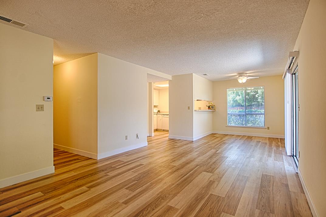 Detail Gallery Image 4 of 24 For 140 Castillion Ter, Santa Cruz,  CA 95060 - 3 Beds | 2 Baths