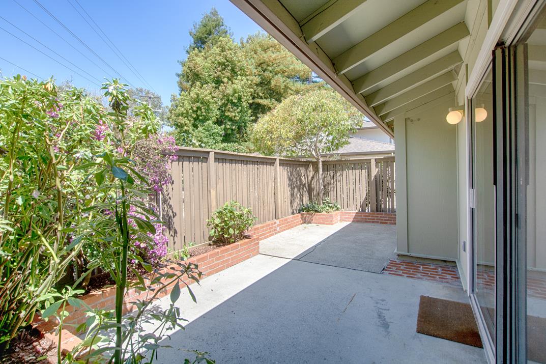 Detail Gallery Image 6 of 24 For 140 Castillion Ter, Santa Cruz,  CA 95060 - 3 Beds | 2 Baths