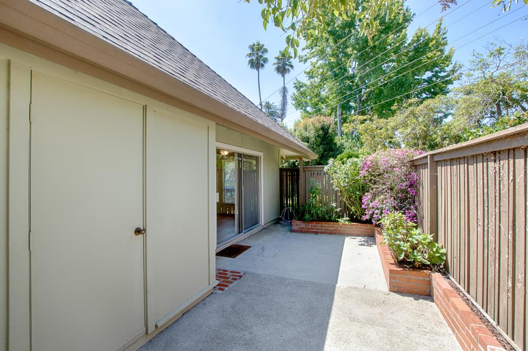Detail Gallery Image 7 of 24 For 140 Castillion Ter, Santa Cruz,  CA 95060 - 3 Beds | 2 Baths