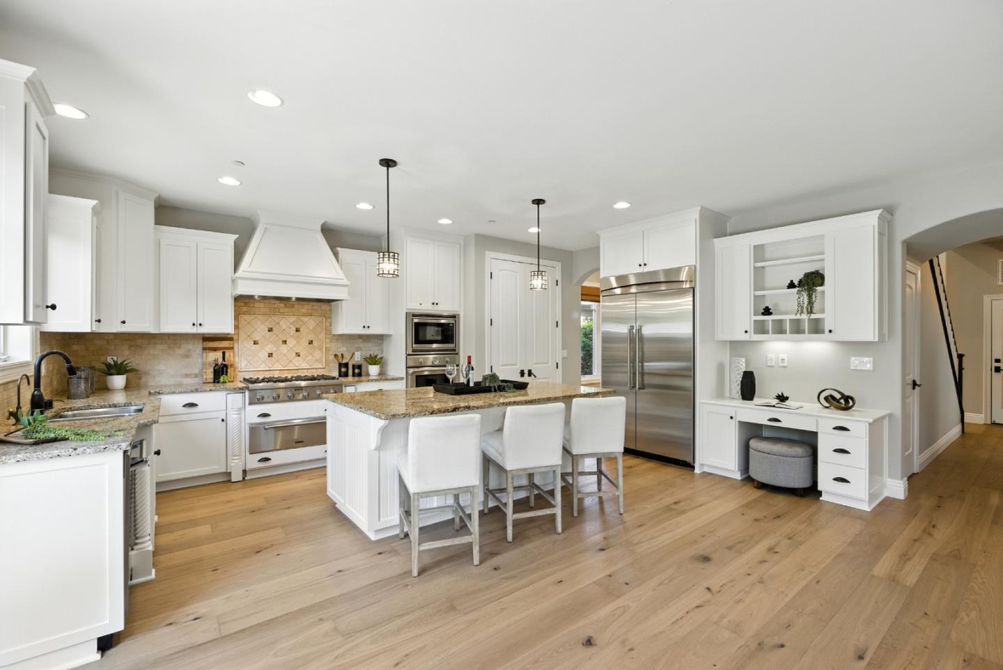 Detail Gallery Image 15 of 53 For 270 Oakview Dr, San Carlos,  CA 94070 - 4 Beds | 3 Baths