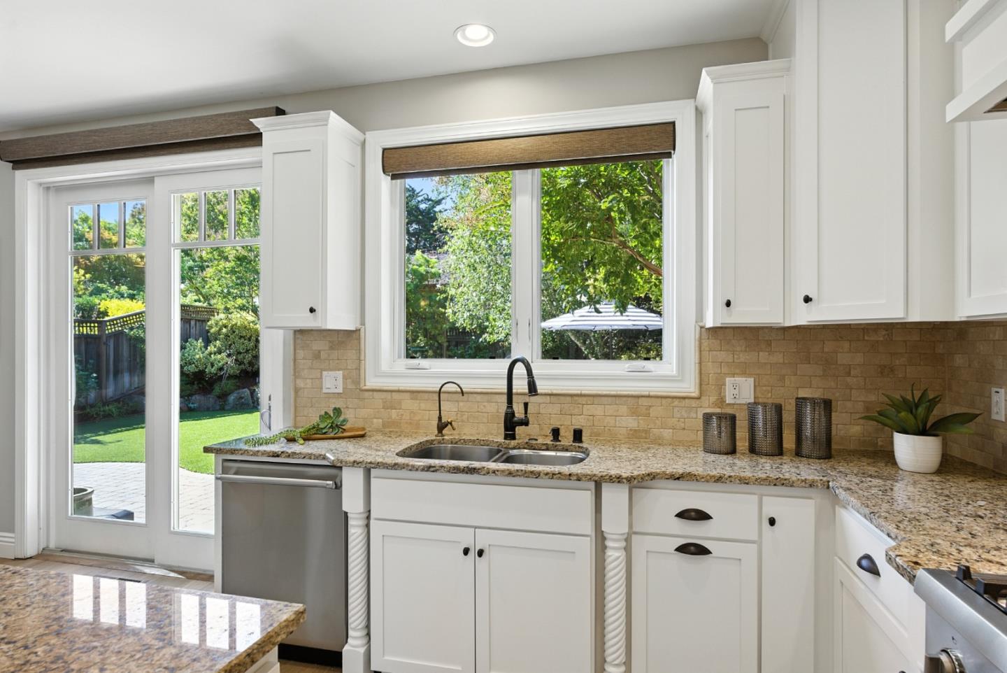 Detail Gallery Image 19 of 53 For 270 Oakview Dr, San Carlos,  CA 94070 - 4 Beds | 3 Baths
