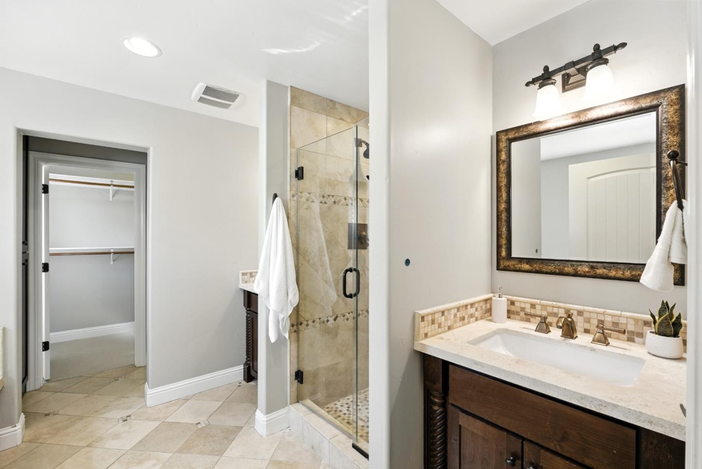 Detail Gallery Image 32 of 53 For 270 Oakview Dr, San Carlos,  CA 94070 - 4 Beds | 3 Baths