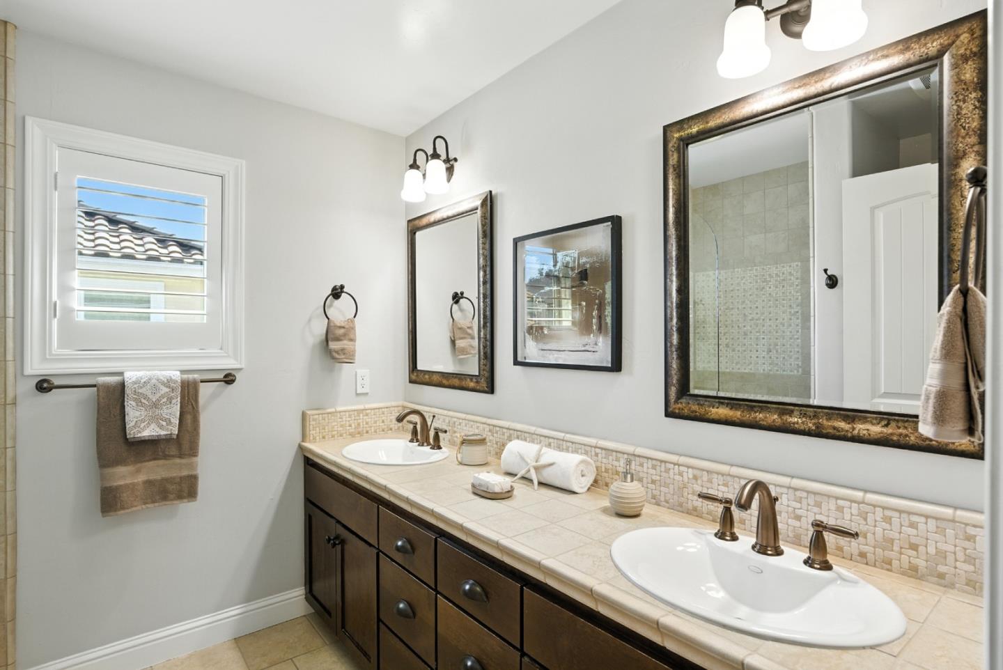 Detail Gallery Image 39 of 53 For 270 Oakview Dr, San Carlos,  CA 94070 - 4 Beds | 3 Baths