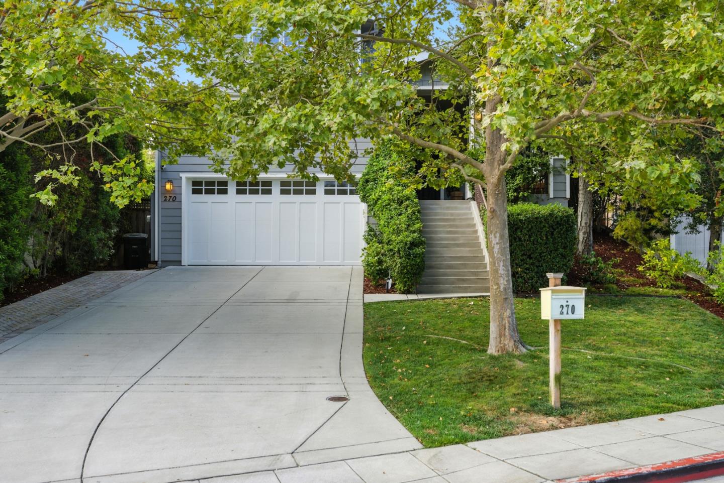 Detail Gallery Image 4 of 53 For 270 Oakview Dr, San Carlos,  CA 94070 - 4 Beds | 3 Baths