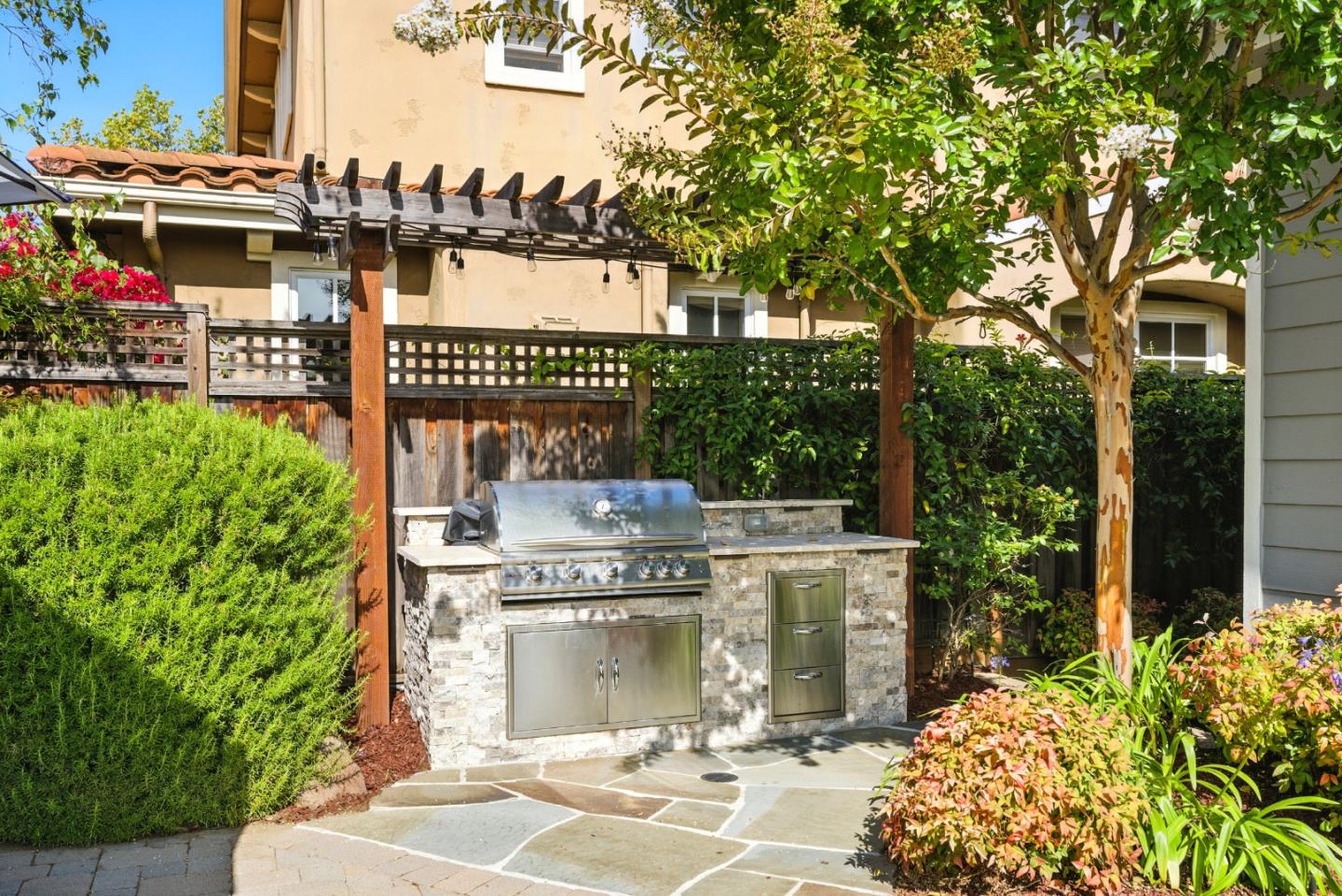 Detail Gallery Image 48 of 53 For 270 Oakview Dr, San Carlos,  CA 94070 - 4 Beds | 3 Baths