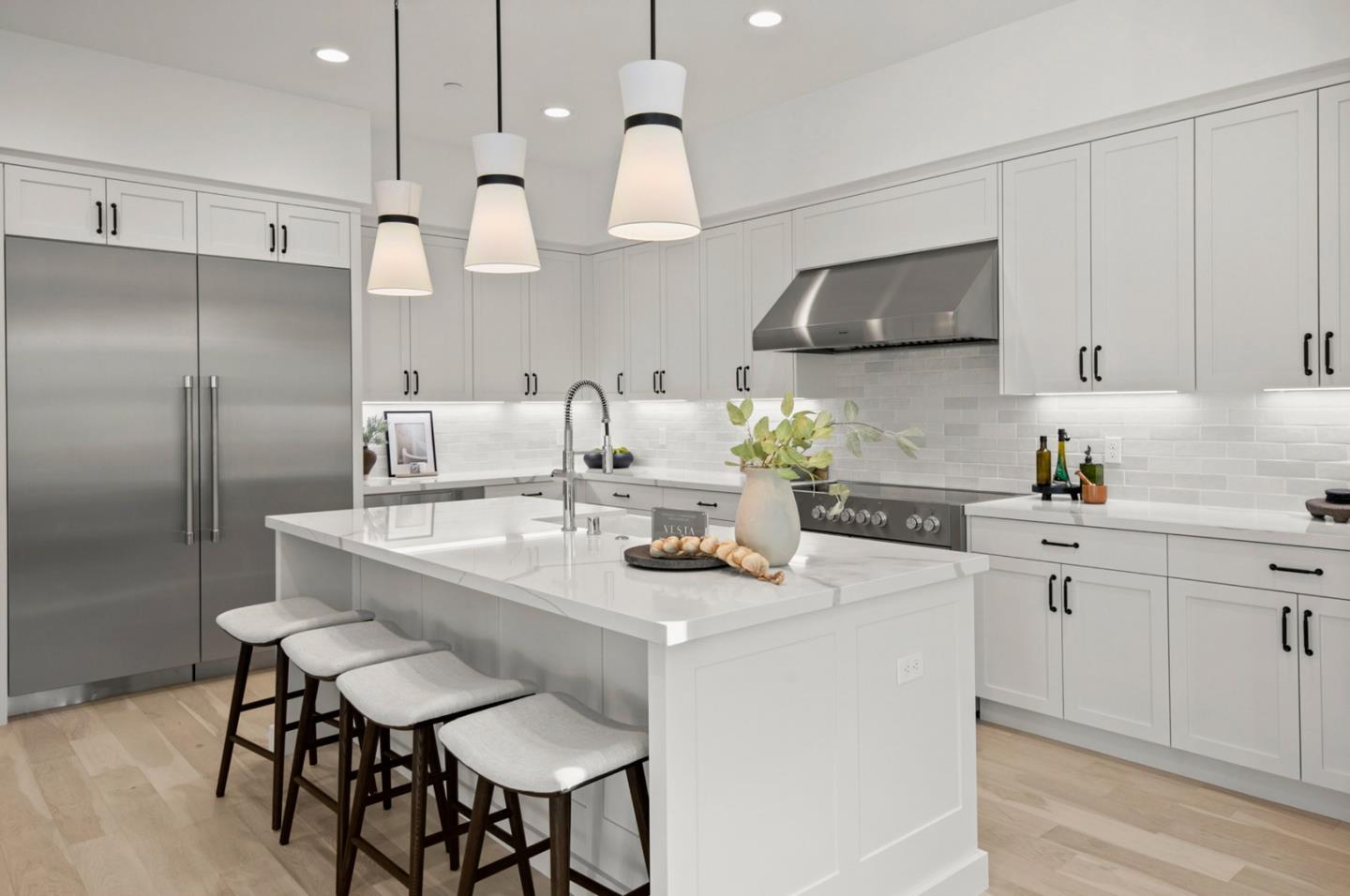Detail Gallery Image 11 of 51 For 3070 Sterling Way, Redwood City,  CA 94061 - 4 Beds | 4/1 Baths