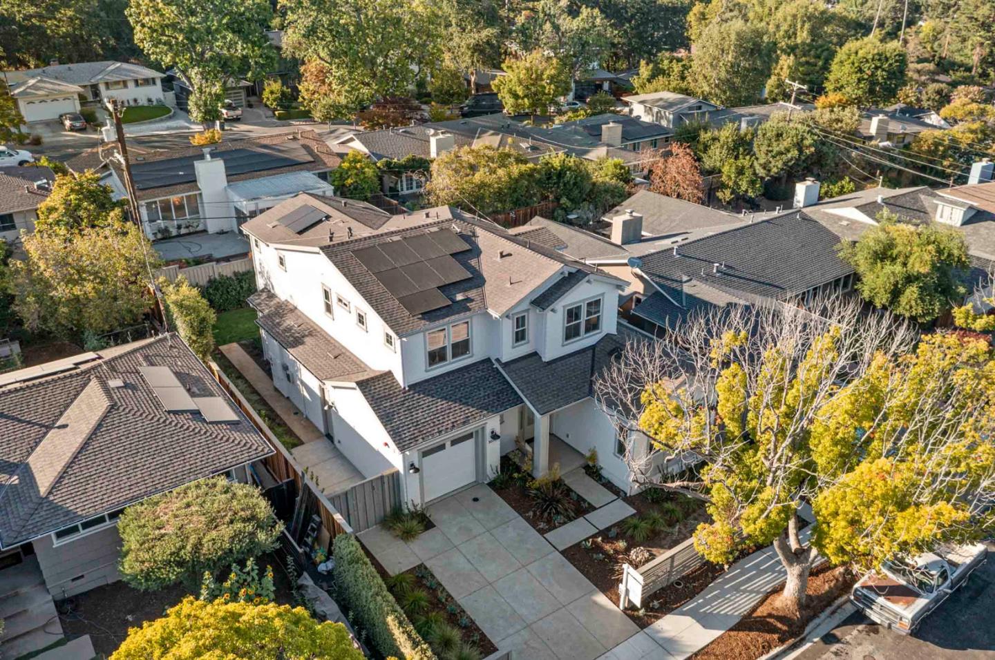 Detail Gallery Image 2 of 51 For 3070 Sterling Way, Redwood City,  CA 94061 - 4 Beds | 4/1 Baths