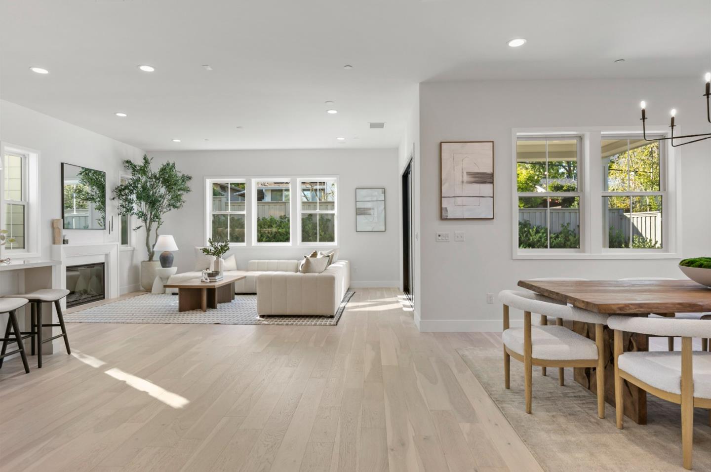 Detail Gallery Image 8 of 51 For 3070 Sterling Way, Redwood City,  CA 94061 - 4 Beds | 4/1 Baths