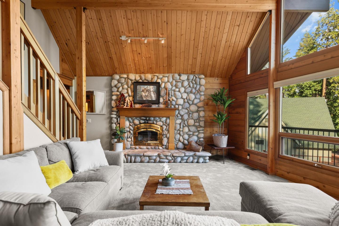 Detail Gallery Image 11 of 72 For 523 Peninsula Dr, Lake Almanor,  CA 96137 - 4 Beds | 3 Baths