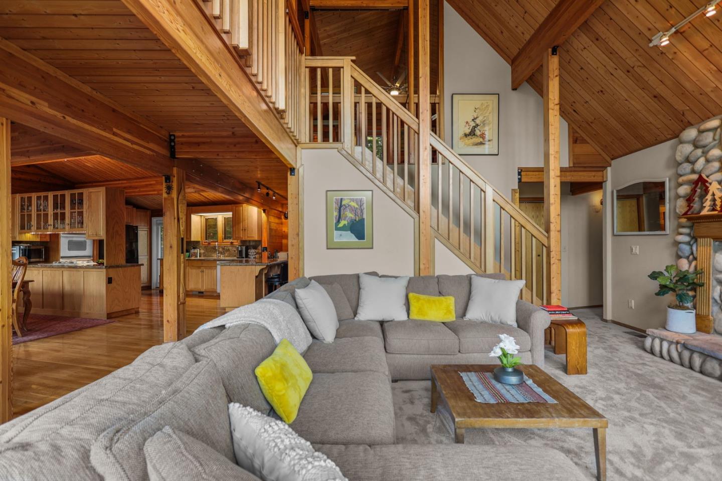 Detail Gallery Image 12 of 72 For 523 Peninsula Dr, Lake Almanor,  CA 96137 - 4 Beds | 3 Baths