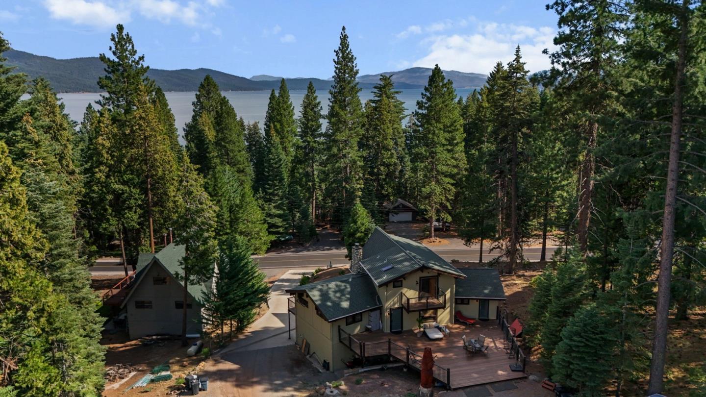 Detail Gallery Image 2 of 72 For 523 Peninsula Dr, Lake Almanor,  CA 96137 - 4 Beds | 3 Baths
