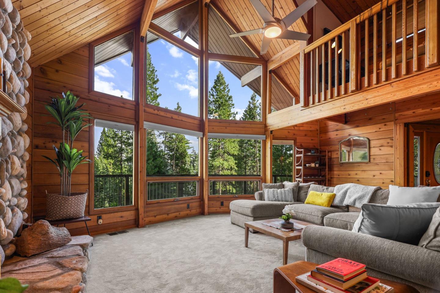 Detail Gallery Image 3 of 72 For 523 Peninsula Dr, Lake Almanor,  CA 96137 - 4 Beds | 3 Baths