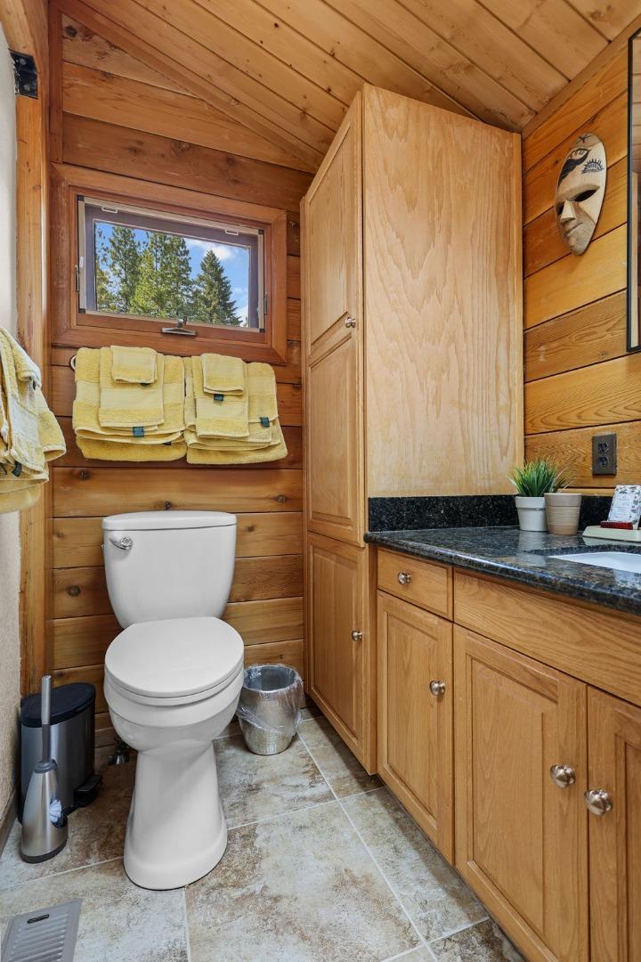 Detail Gallery Image 32 of 72 For 523 Peninsula Dr, Lake Almanor,  CA 96137 - 4 Beds | 3 Baths