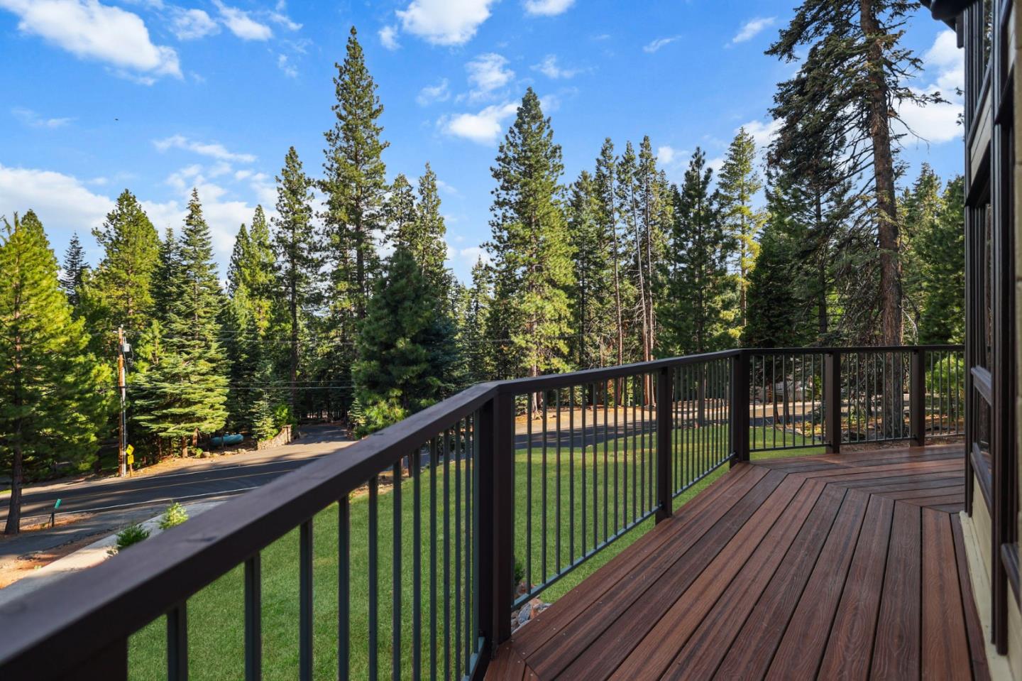 Detail Gallery Image 41 of 72 For 523 Peninsula Dr, Lake Almanor,  CA 96137 - 4 Beds | 3 Baths