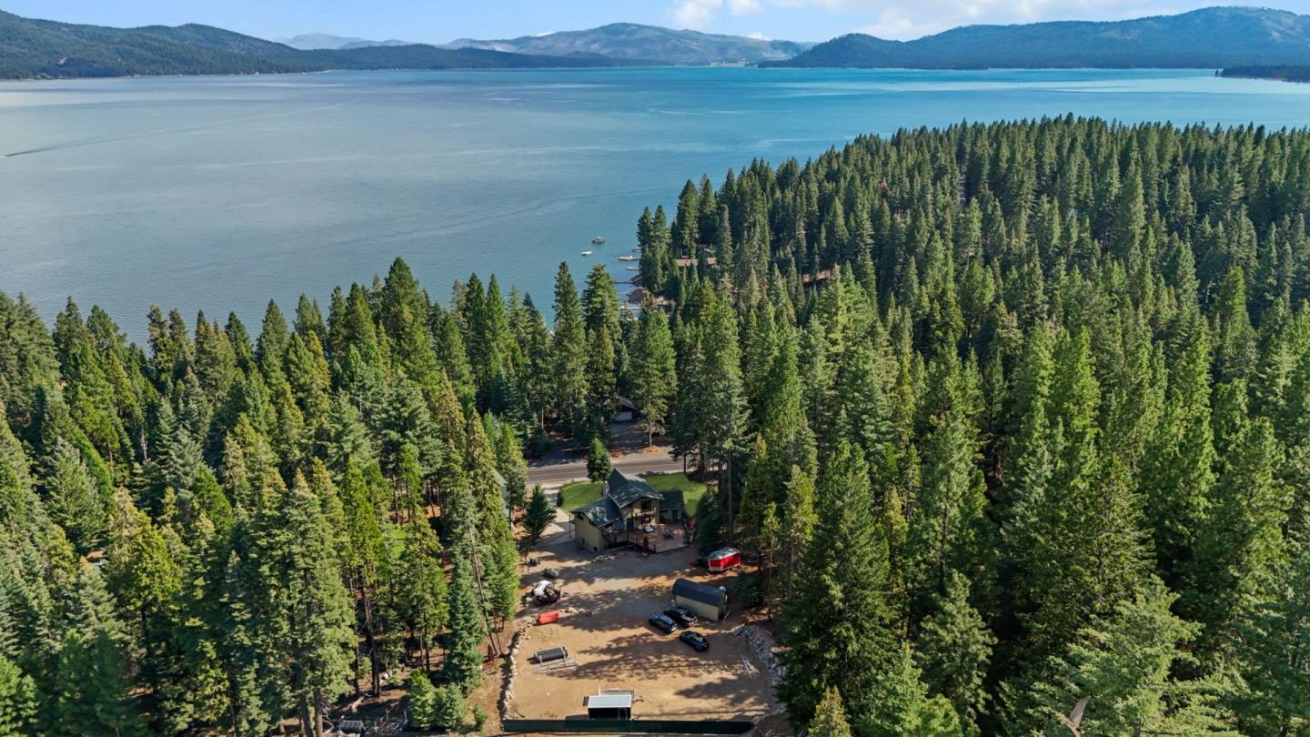 Detail Gallery Image 6 of 72 For 523 Peninsula Dr, Lake Almanor,  CA 96137 - 4 Beds | 3 Baths