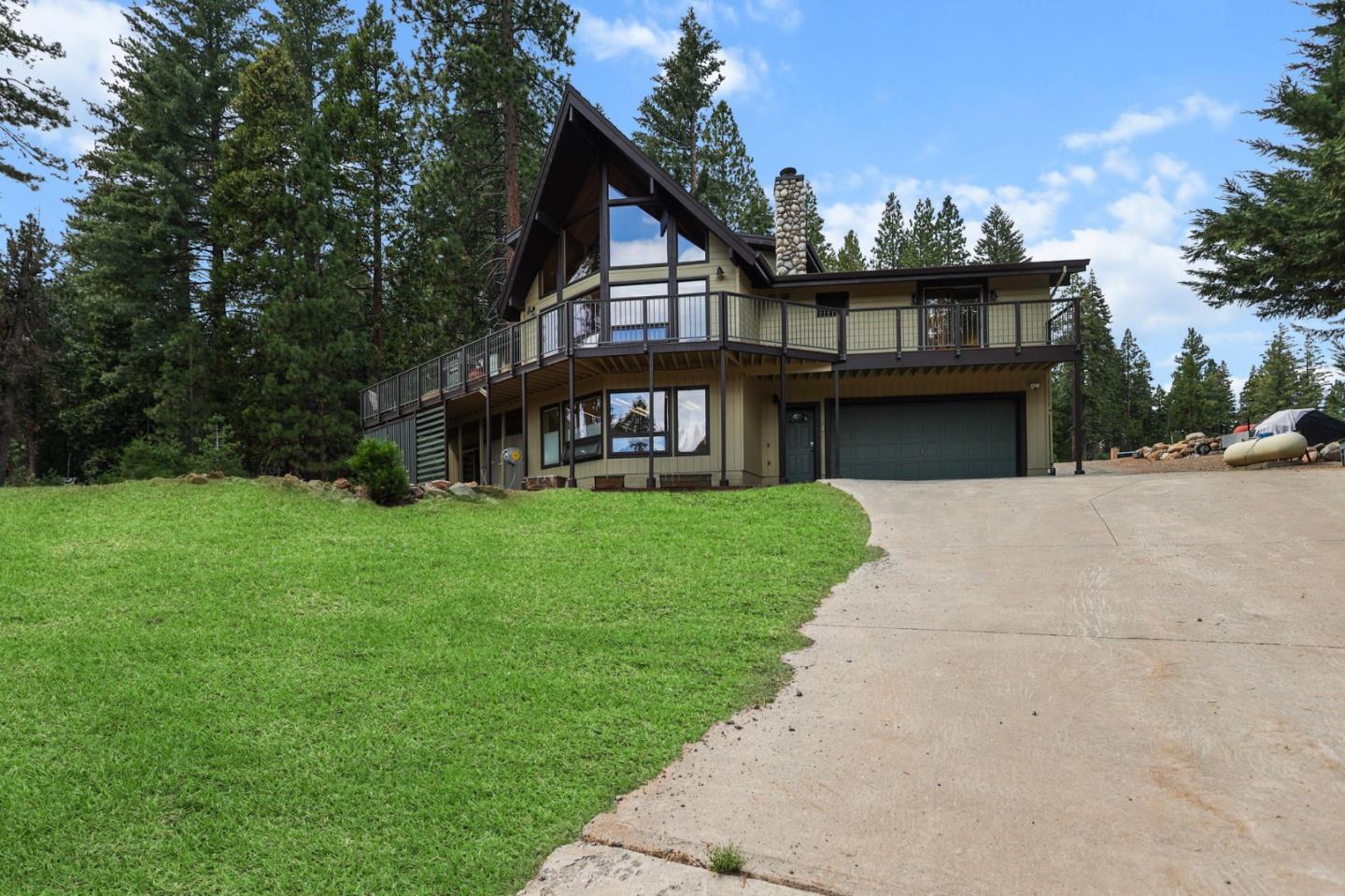 Detail Gallery Image 7 of 72 For 523 Peninsula Dr, Lake Almanor,  CA 96137 - 4 Beds | 3 Baths