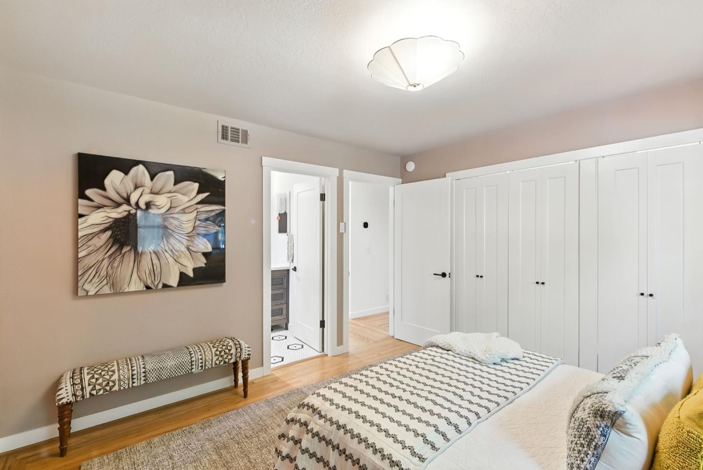 Detail Gallery Image 14 of 44 For 2608 Cipriani Blvd, Belmont,  CA 94002 - 4 Beds | 2 Baths