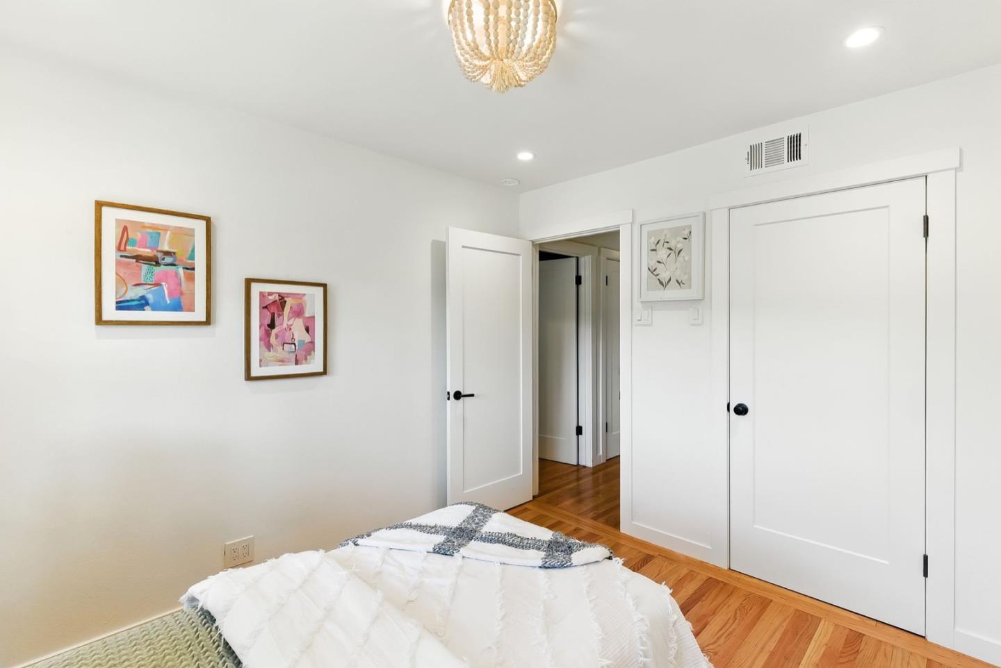 Detail Gallery Image 22 of 44 For 2608 Cipriani Blvd, Belmont,  CA 94002 - 4 Beds | 2 Baths