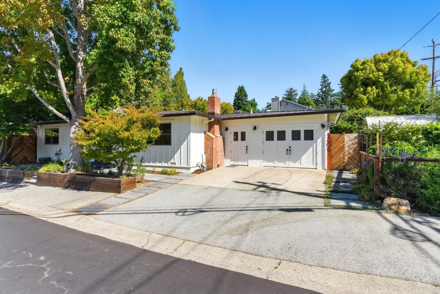 Detail Gallery Image 3 of 44 For 2608 Cipriani Blvd, Belmont,  CA 94002 - 4 Beds | 2 Baths