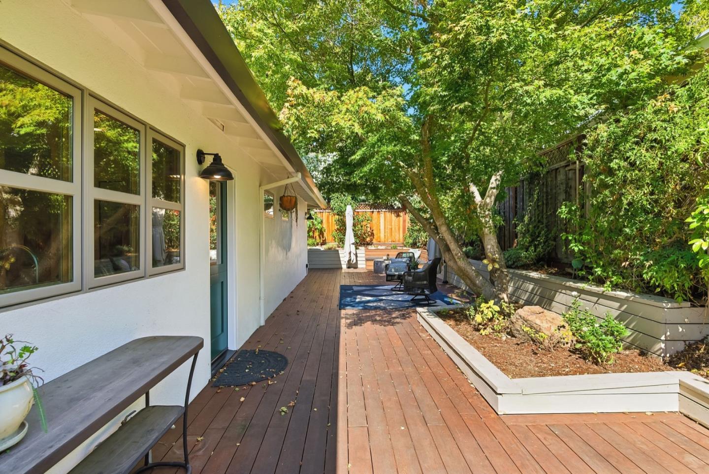 Detail Gallery Image 33 of 44 For 2608 Cipriani Blvd, Belmont,  CA 94002 - 4 Beds | 2 Baths