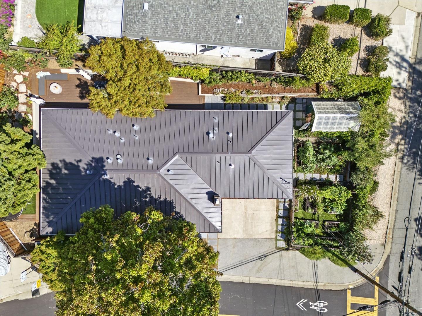 Detail Gallery Image 39 of 44 For 2608 Cipriani Blvd, Belmont,  CA 94002 - 4 Beds | 2 Baths