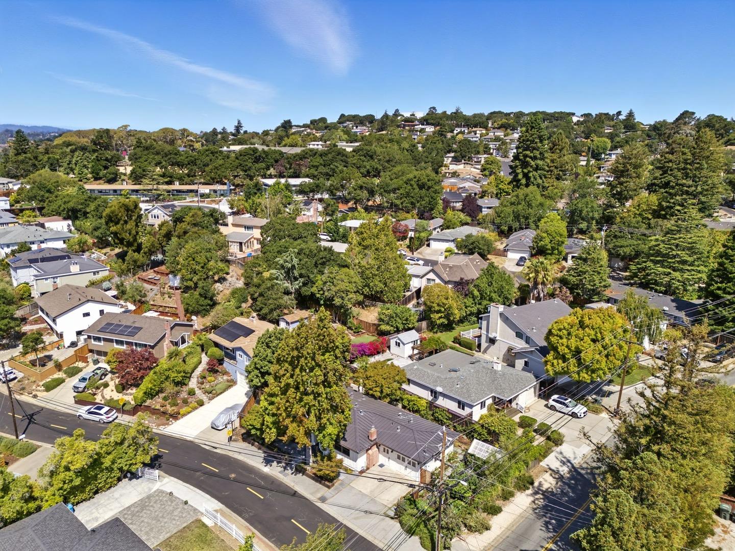 Detail Gallery Image 40 of 44 For 2608 Cipriani Blvd, Belmont,  CA 94002 - 4 Beds | 2 Baths