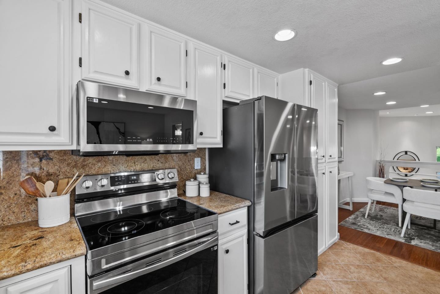 Detail Gallery Image 12 of 37 For 1806 Park Vista Cir, Santa Clara,  CA 95050 - 3 Beds | 2/1 Baths