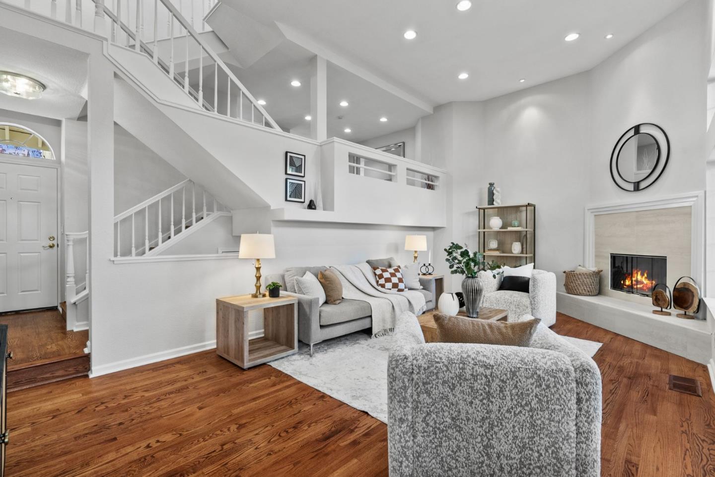 Detail Gallery Image 2 of 37 For 1806 Park Vista Cir, Santa Clara,  CA 95050 - 3 Beds | 2/1 Baths
