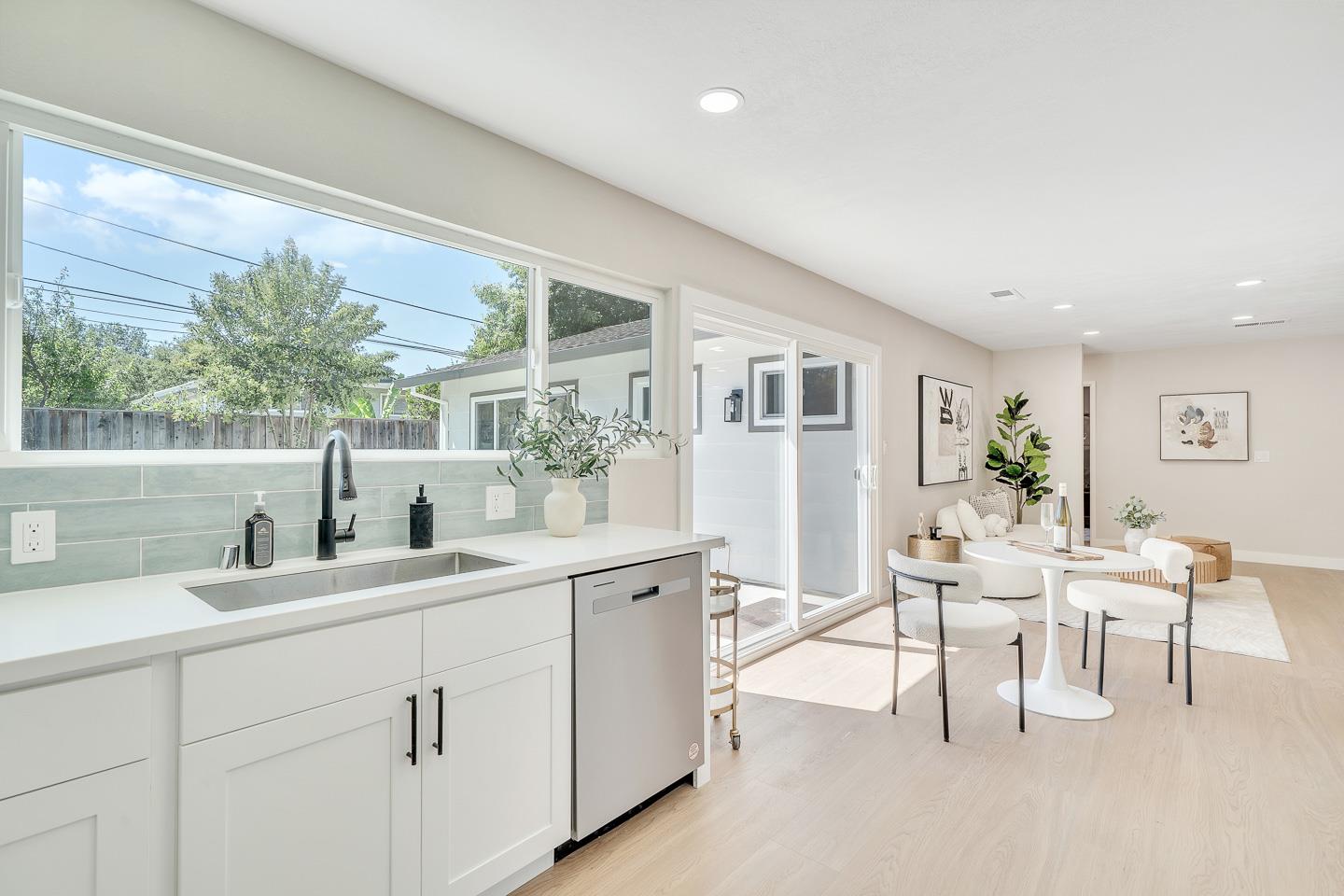 Detail Gallery Image 13 of 36 For 1927 Conifer Ln, San Jose,  CA 95132 - 4 Beds | 2 Baths