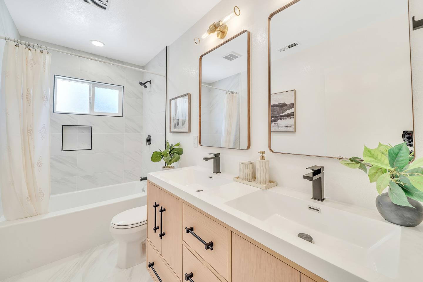 Detail Gallery Image 17 of 36 For 1927 Conifer Ln, San Jose,  CA 95132 - 4 Beds | 2 Baths