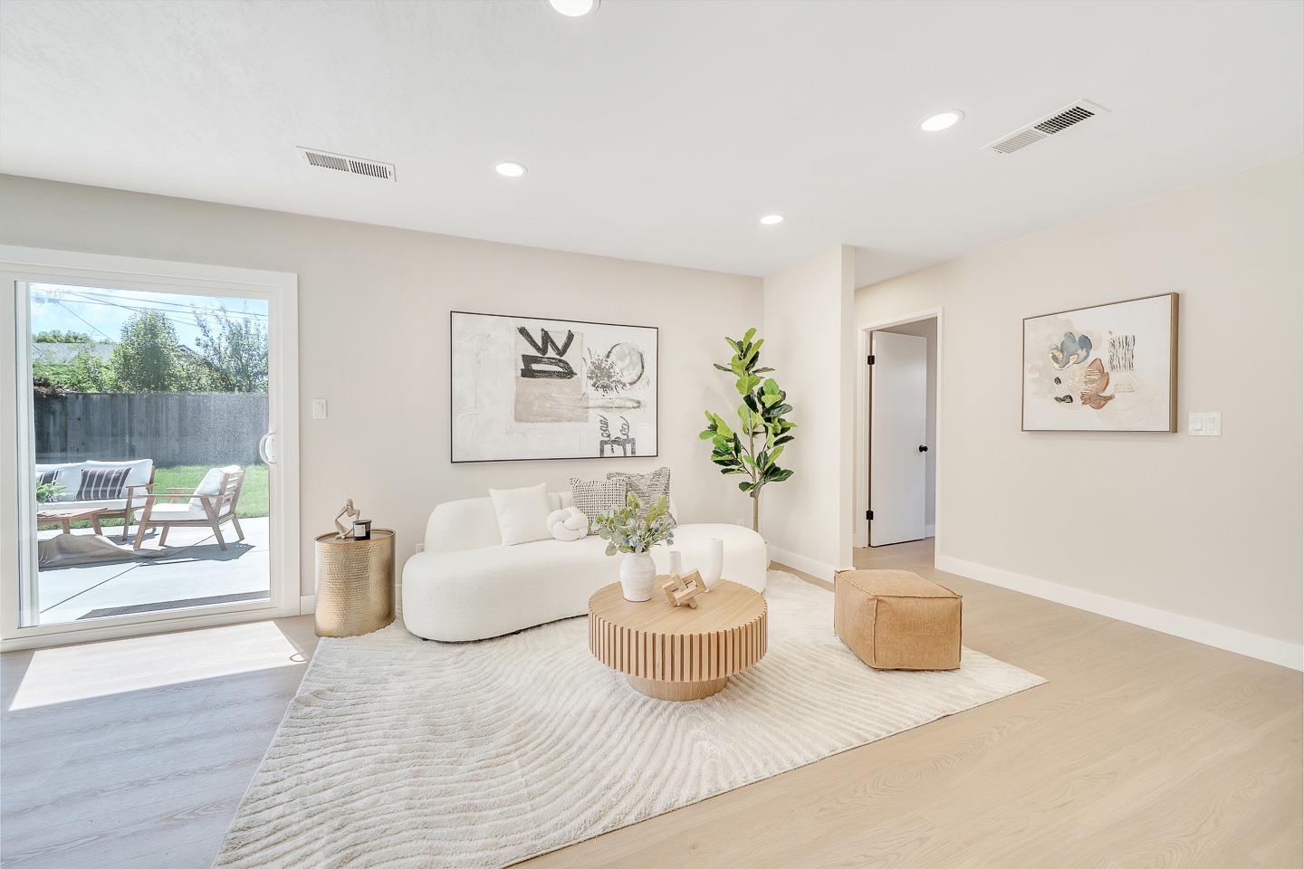 Detail Gallery Image 9 of 36 For 1927 Conifer Ln, San Jose,  CA 95132 - 4 Beds | 2 Baths