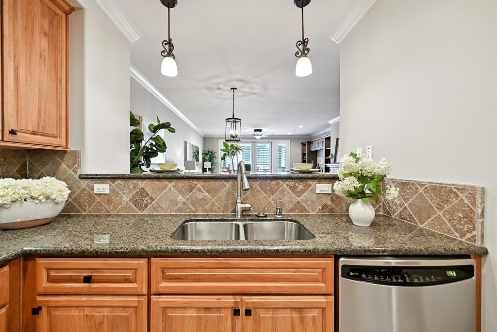 Detail Gallery Image 11 of 94 For 2881 Meridian Ave #224,  San Jose,  CA 95124 - 2 Beds | 2 Baths