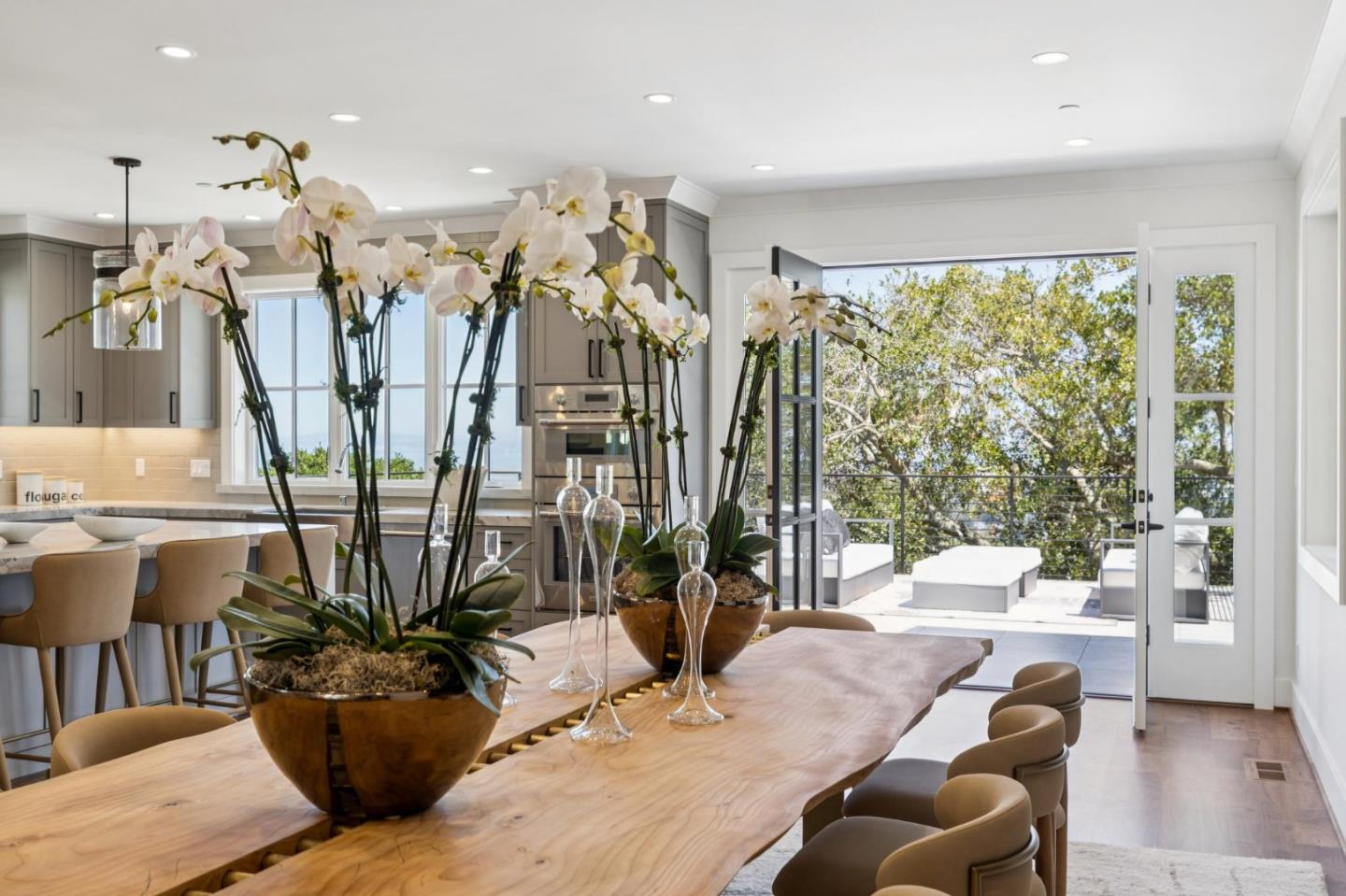 Detail Gallery Image 10 of 60 For 717 Vernal Way, Redwood City,  CA 94062 - 5 Beds | 5/1 Baths
