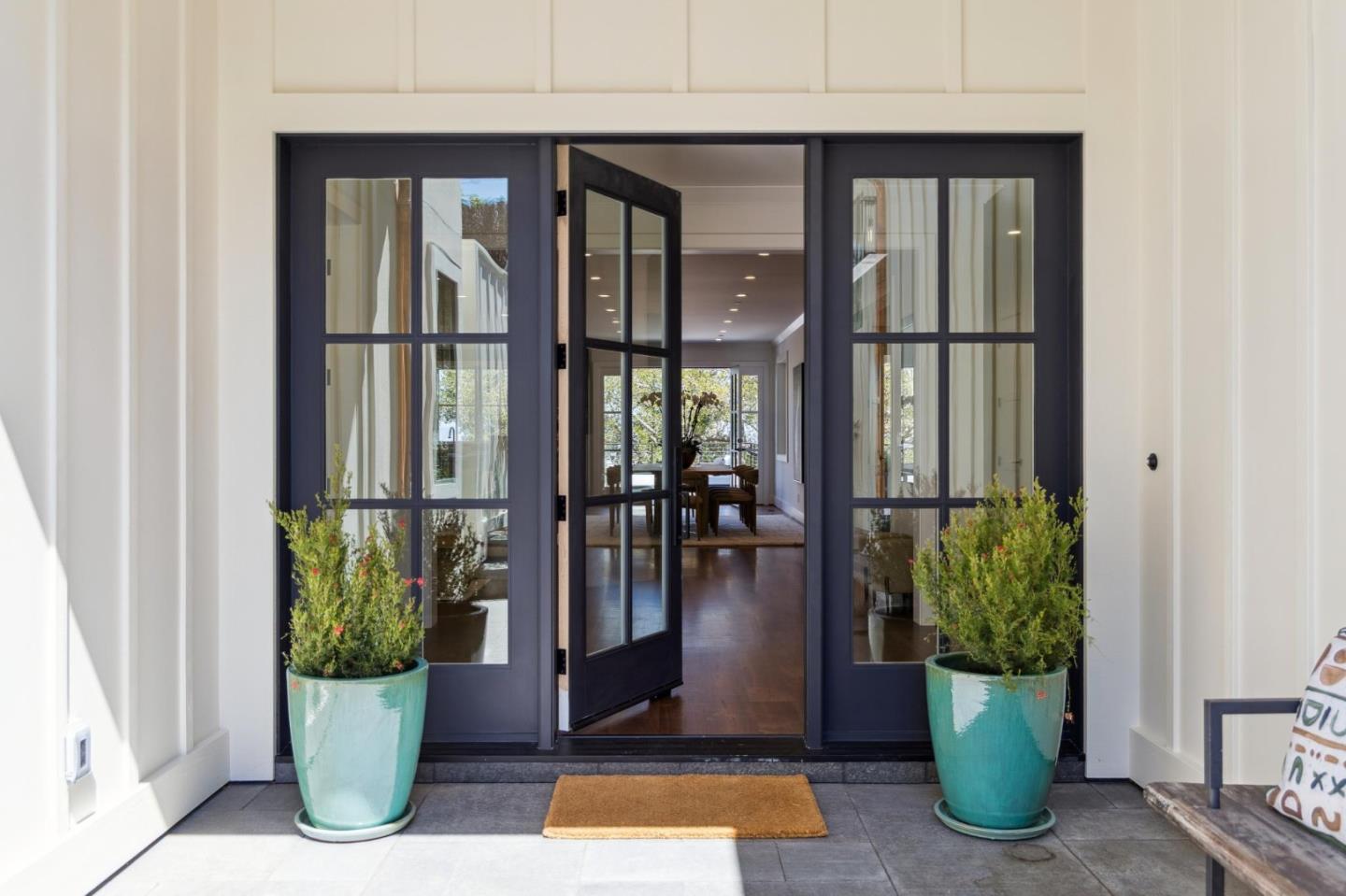 Detail Gallery Image 3 of 60 For 717 Vernal Way, Redwood City,  CA 94062 - 5 Beds | 5/1 Baths