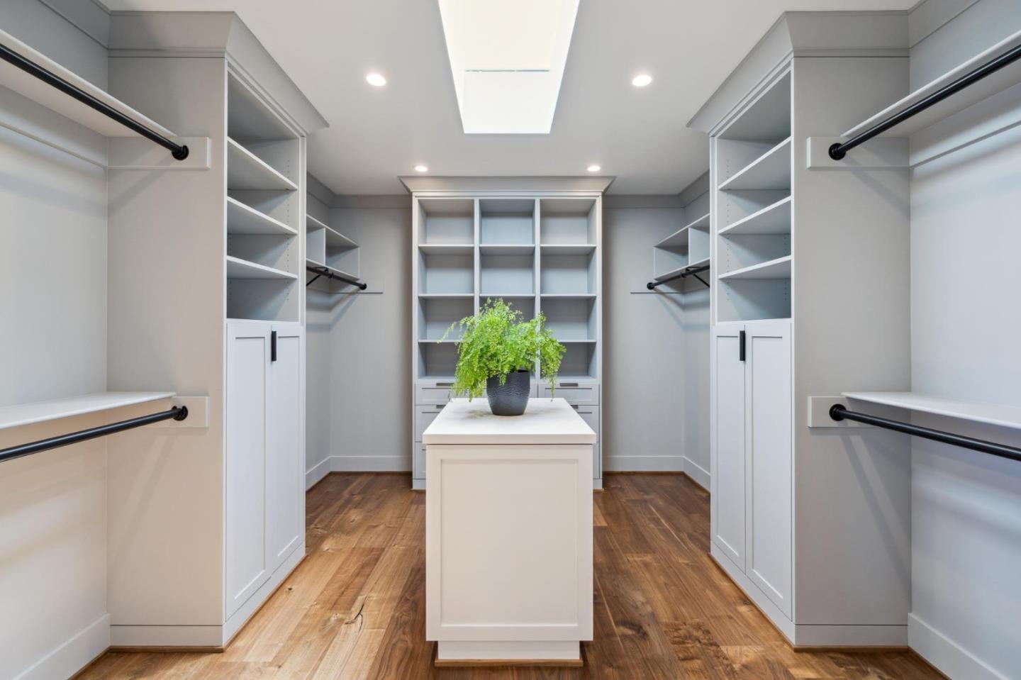 Detail Gallery Image 34 of 60 For 717 Vernal Way, Redwood City,  CA 94062 - 5 Beds | 5/1 Baths