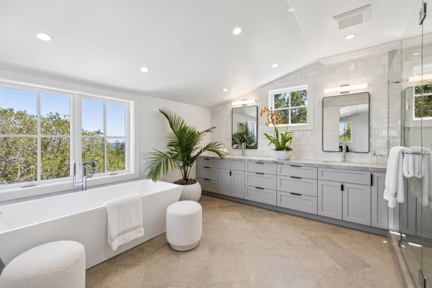 Detail Gallery Image 35 of 60 For 717 Vernal Way, Redwood City,  CA 94062 - 5 Beds | 5/1 Baths