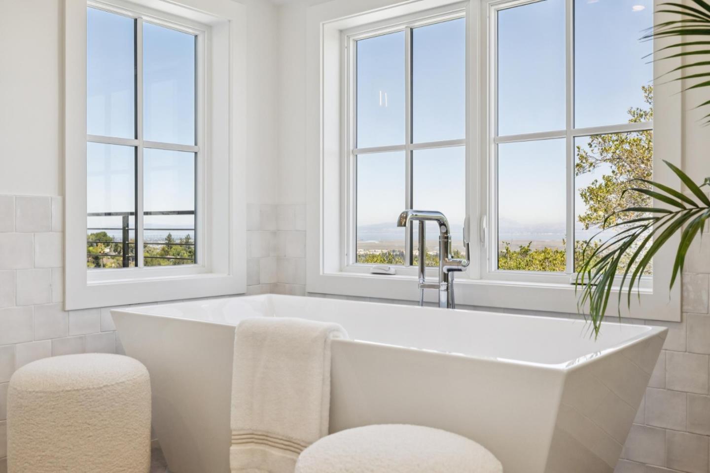 Detail Gallery Image 37 of 60 For 717 Vernal Way, Redwood City,  CA 94062 - 5 Beds | 5/1 Baths