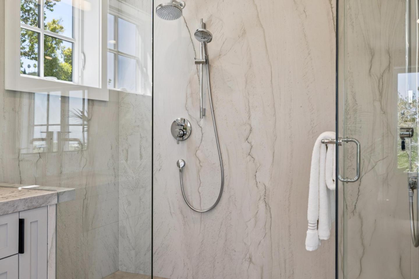 Detail Gallery Image 38 of 60 For 717 Vernal Way, Redwood City,  CA 94062 - 5 Beds | 5/1 Baths