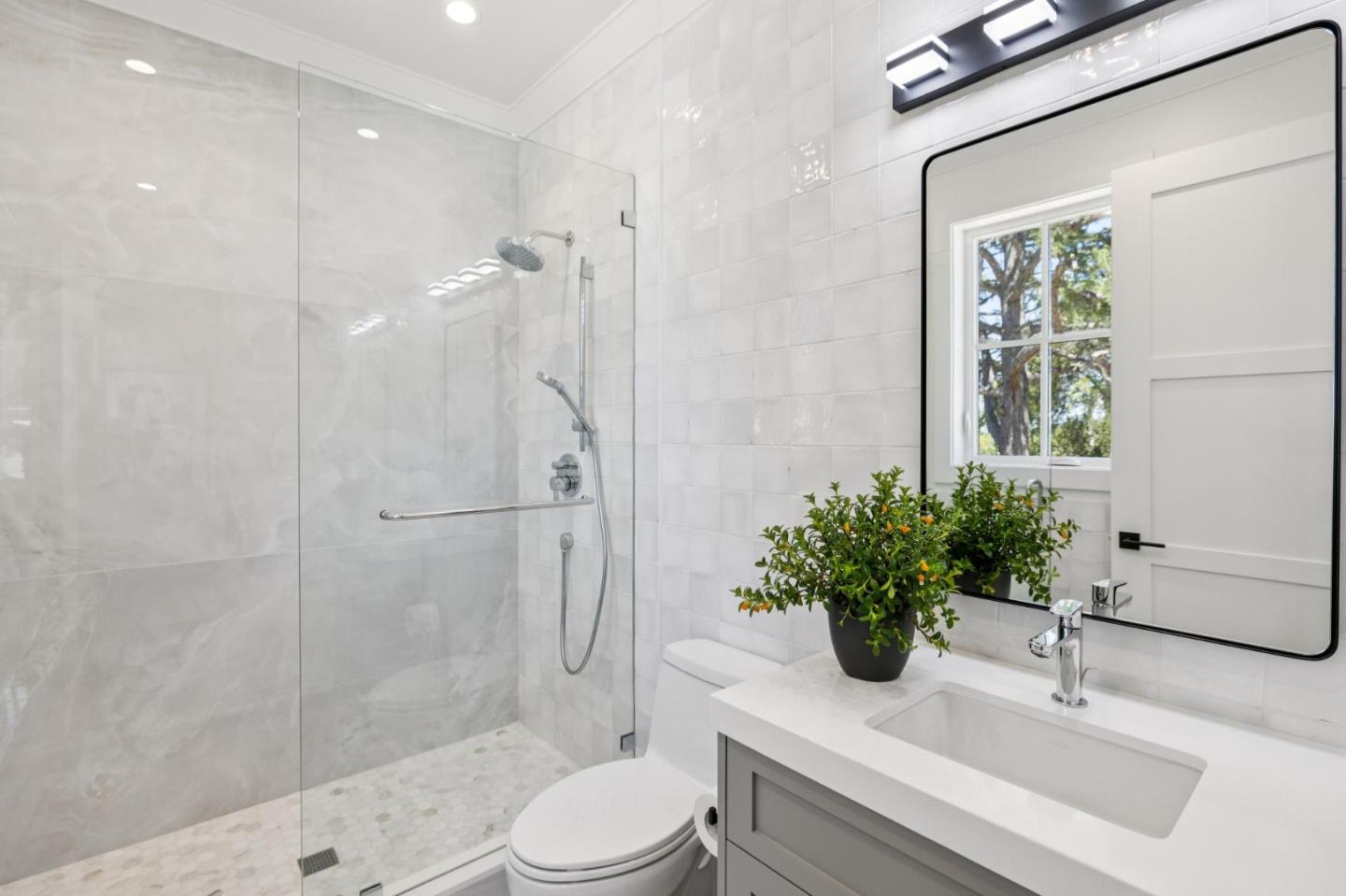 Detail Gallery Image 42 of 60 For 717 Vernal Way, Redwood City,  CA 94062 - 5 Beds | 5/1 Baths